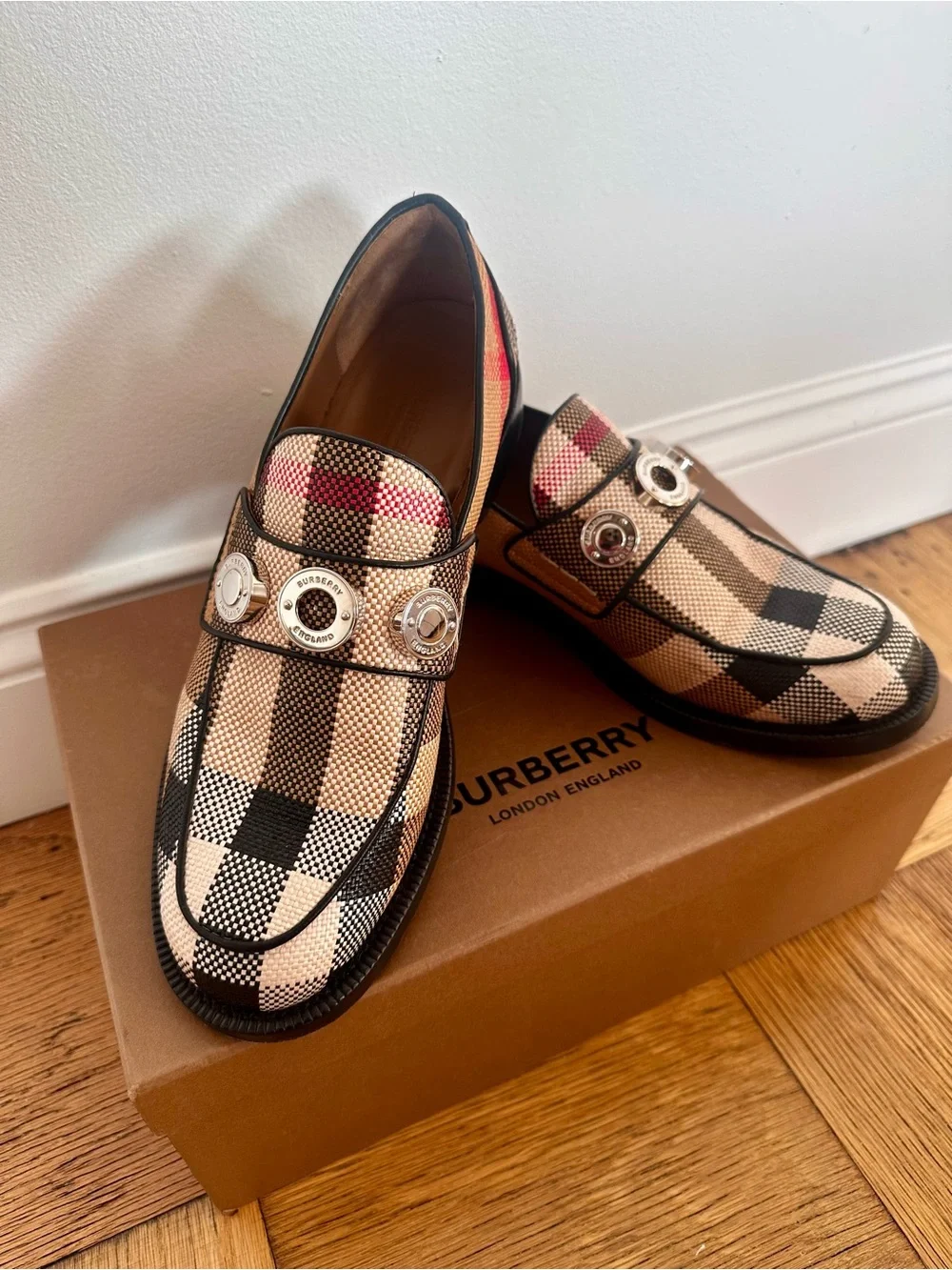 Burberry Broadbrook Signature Burberry check loafers size eu 40